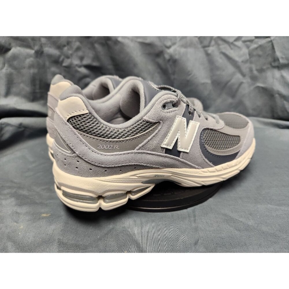 New Balance Boys 2002 Sneakers GC2002ST Suede Grey Size 6 NEW IN BOX! - Picture 8 of 11